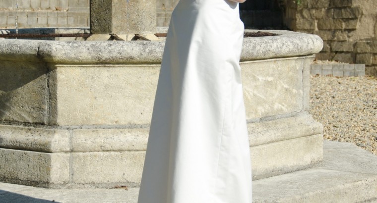 Robe de mariée sobre et élégante – état impeccable